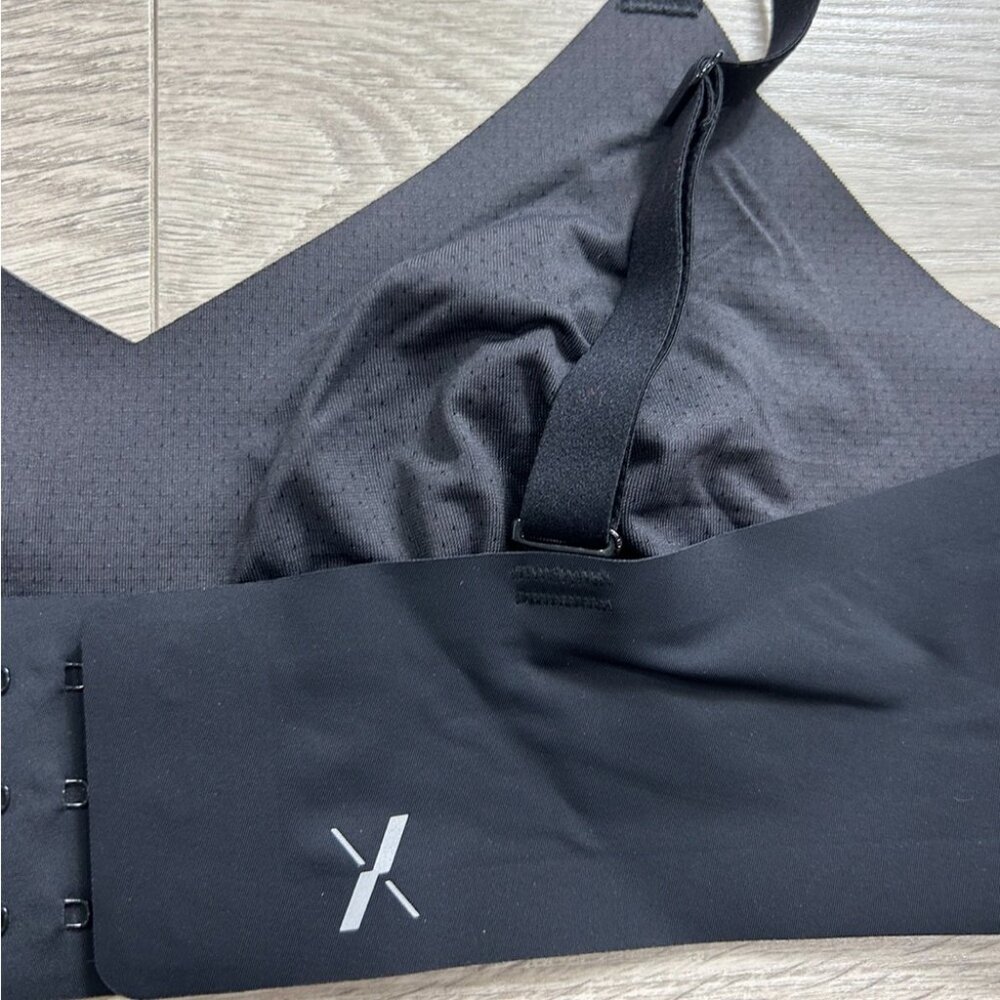 Knix V-Neck Evolution Wireless Unpadded Bra Size … - image 3